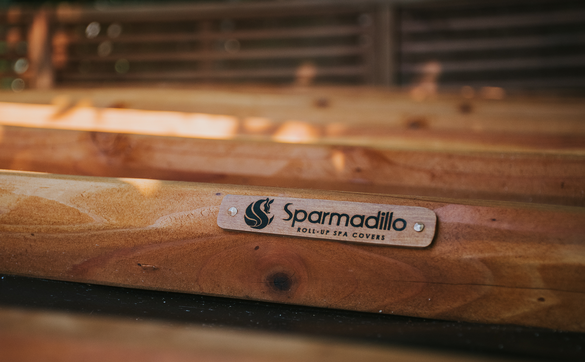 Sparmadillo| Roll Up Spa Cover| Wooden Batten Logo